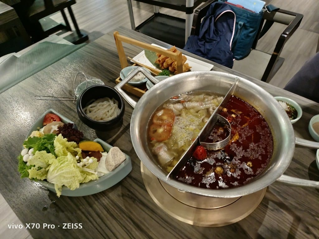 【板橋美食】青花驕麻辣鍋,鴨血豆腐無限吃到飽耶! - 第11張圖 【板橋美食】青花驕麻辣鍋,鴨血豆腐無限吃到飽耶!