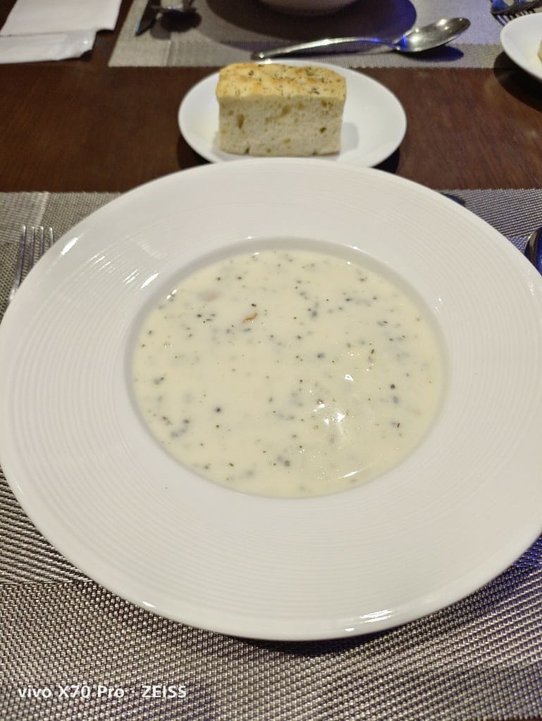 【新莊美食】慕拉諾義式餐廳，彷彿置身水族箱的義式餐廳❤️