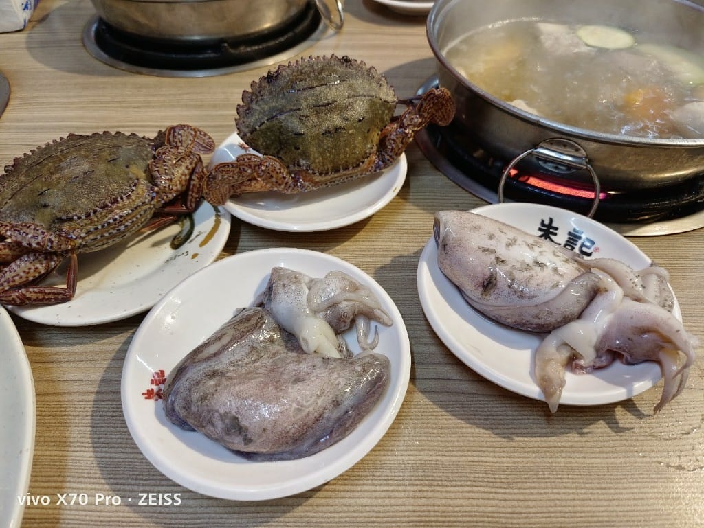 【台北吃到飽】想肉了自助火鍋吃到飽，開幕期間還送石蟳哦❤️