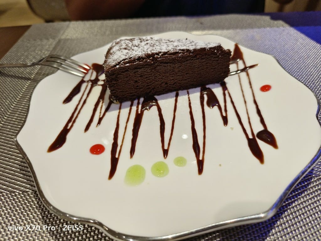 【新莊美食】慕拉諾義式餐廳，彷彿置身水族箱的義式餐廳❤️
