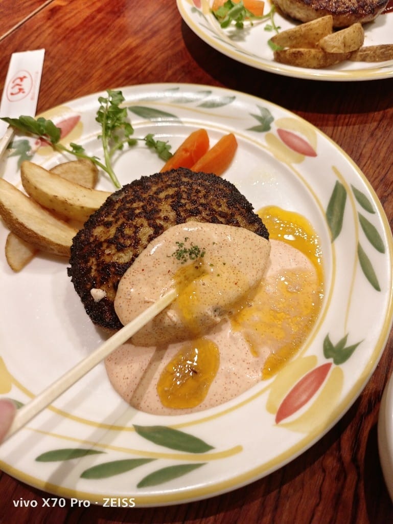 【日本京都美食】Tokura京都三條店,便宜又好吃的爆汁漢堡排❤️ - 第18張圖 【日本京都美食】Tokura京都三條店,便宜又好吃的爆汁漢堡排❤️