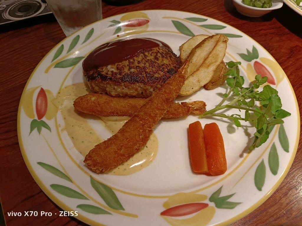 【日本京都美食】Tokura京都三條店,便宜又好吃的爆汁漢堡排❤️ - 第12張圖 【日本京都美食】Tokura京都三條店,便宜又好吃的爆汁漢堡排❤️