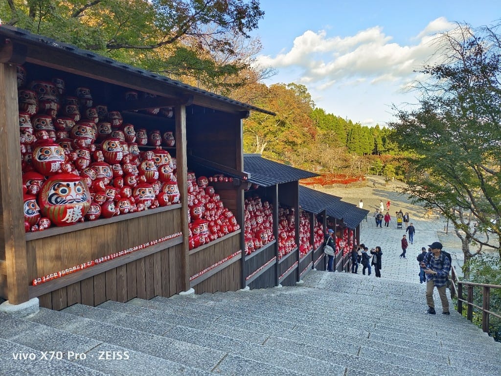 【日本京都旅遊】勝尾寺，滿山滿谷達摩的勝尾寺楓紅❤️