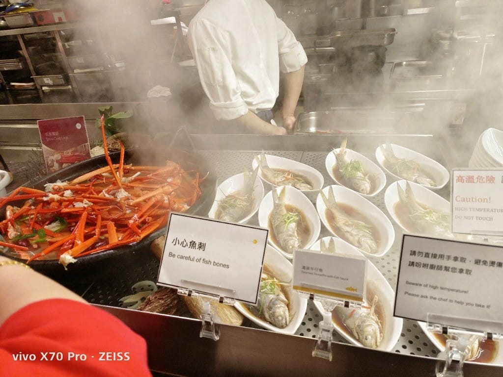 【台北吃到飽】喜來登12廚假晚餐21訪，全新韓流美食買一送一享受松葉蟹吃到飽❤️
