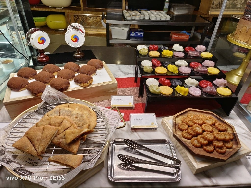 【台北吃到飽】喜來登12廚假晚餐21訪，全新韓流美食買一送一享受松葉蟹吃到飽❤️