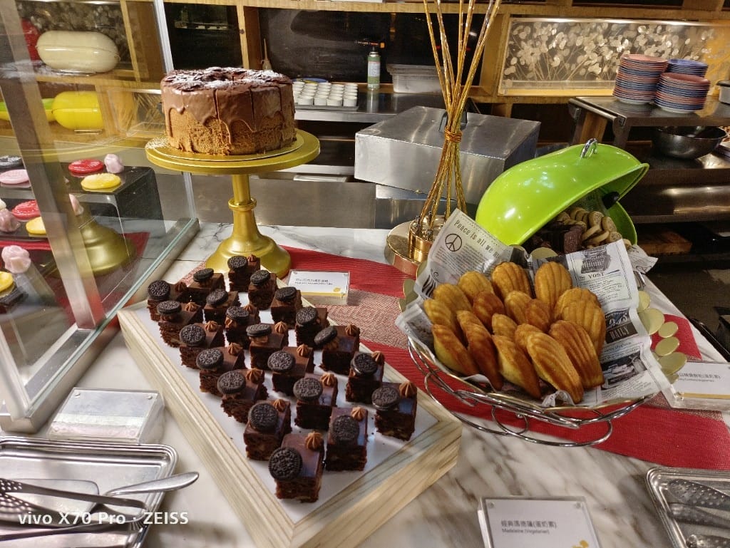 【台北吃到飽】喜來登12廚假晚餐21訪，全新韓流美食買一送一享受松葉蟹吃到飽❤️