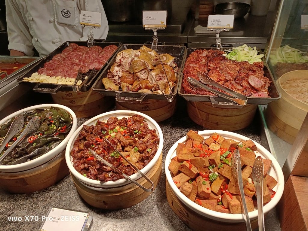 【台北吃到飽】喜來登12廚假晚餐21訪，全新韓流美食買一送一享受松葉蟹吃到飽❤️