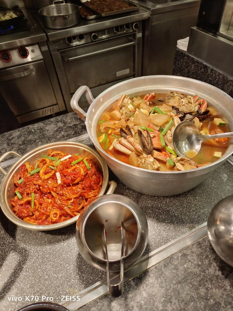 【台北吃到飽】喜來登12廚假晚餐21訪，全新韓流美食買一送一享受松葉蟹吃到飽❤️