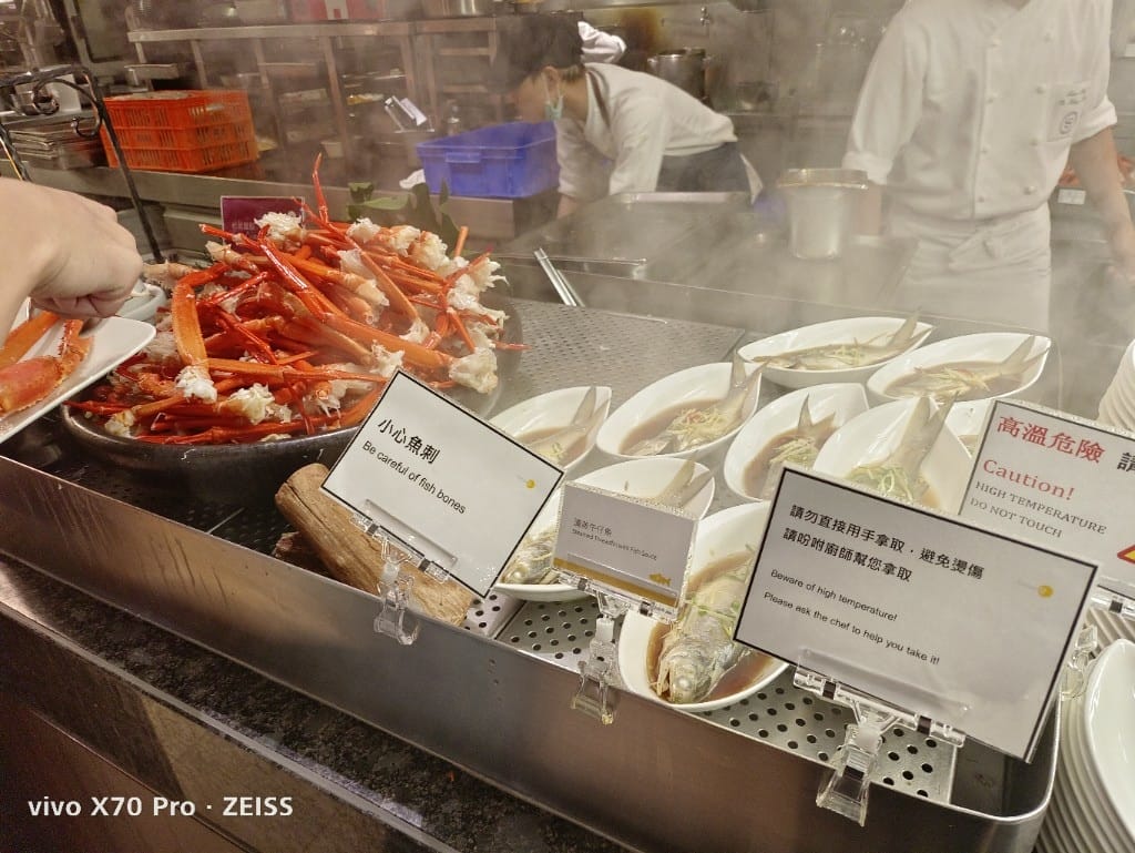 【台北吃到飽】喜來登12廚假晚餐21訪，全新韓流美食買一送一享受松葉蟹吃到飽❤️
