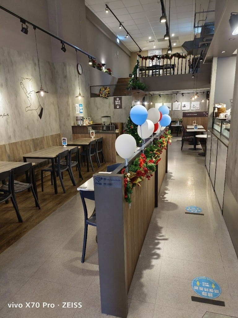 【新莊美食】KitchencreAfe客意直火新莊中原店，美味Pizza&烤雞2訪