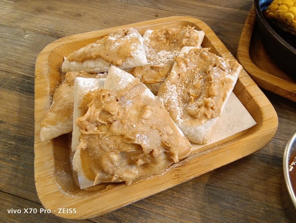 【新莊美食】KitchencreAfe客意直火新莊中原店，美味Pizza&烤雞2訪