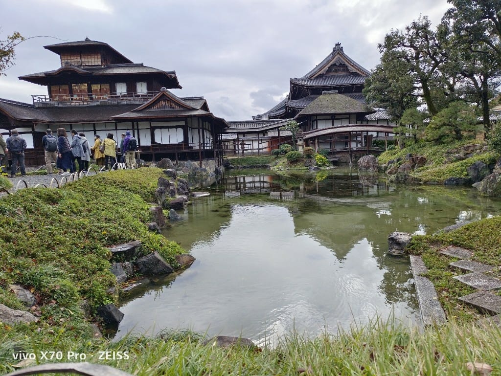 【日本京都旅遊】西本願寺,樹齡200多年的噴水銀杏! - 第10張圖 【日本京都旅遊】西本願寺,樹齡200多年的噴水銀杏!