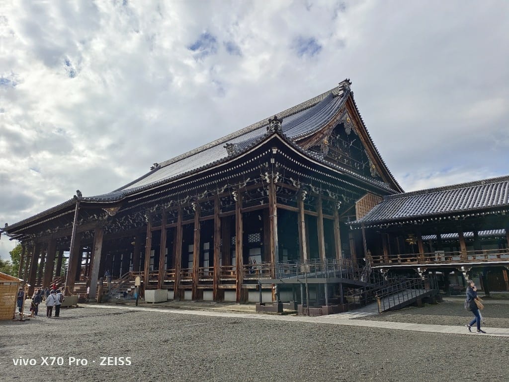 【日本京都旅遊】西本願寺,樹齡200多年的噴水銀杏! - 第5張圖 【日本京都旅遊】西本願寺,樹齡200多年的噴水銀杏!