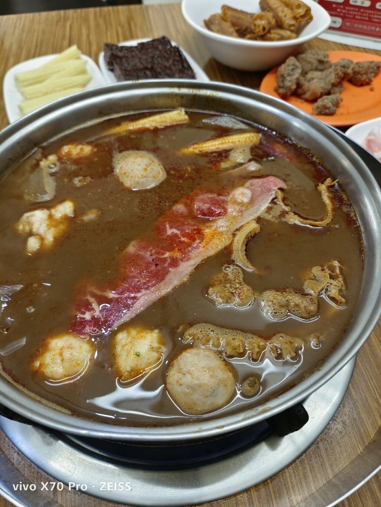 【新莊美食】詹記麻辣火鍋新莊總店，果凍鴨血NO1麻辣鍋❤️