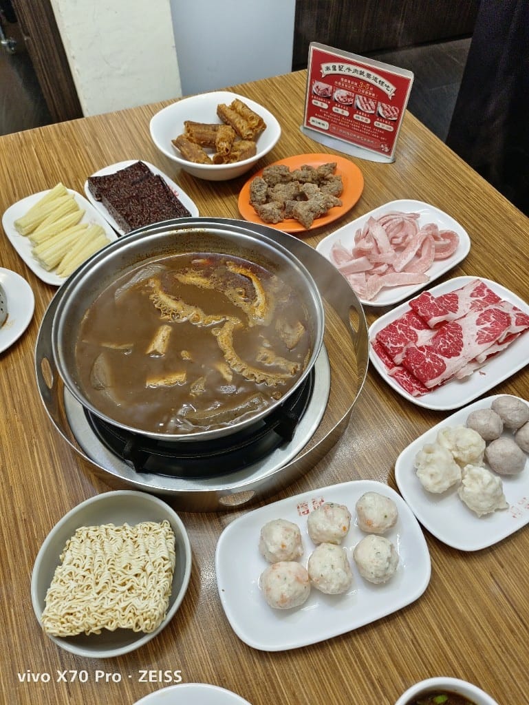 【新莊美食】詹記麻辣火鍋新莊總店，果凍鴨血NO1麻辣鍋❤️