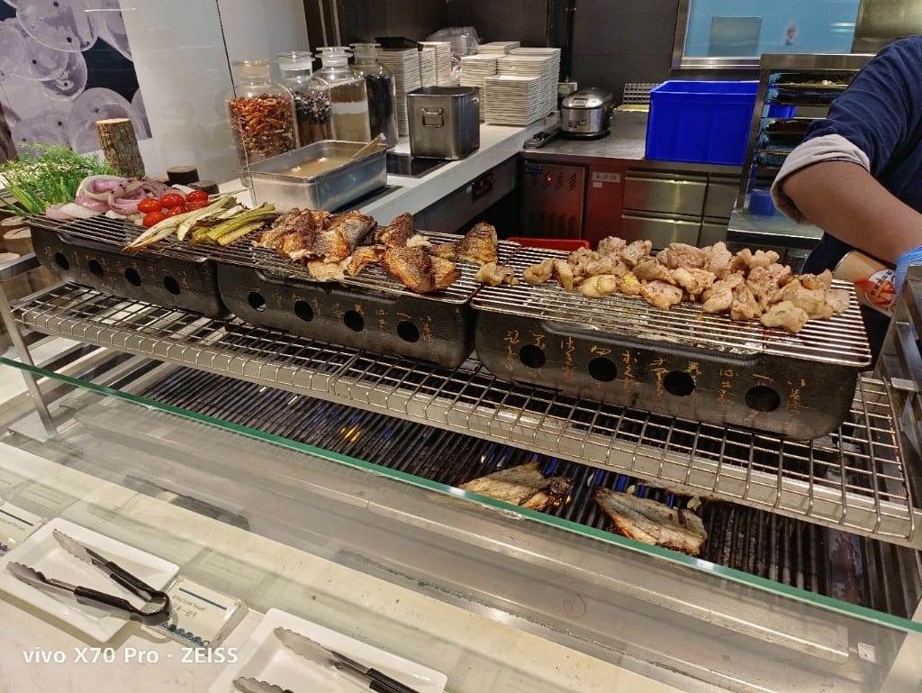 【台北吃到飽】探索廚房平日午餐22訪，半價大嗑冬の和食祭松葉蟹腳吃到飽❤️