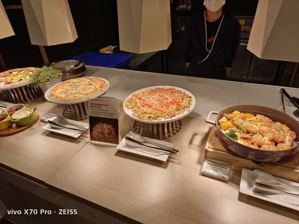 【台北吃到飽】探索廚房平日午餐22訪，半價大嗑冬の和食祭松葉蟹腳吃到飽❤️