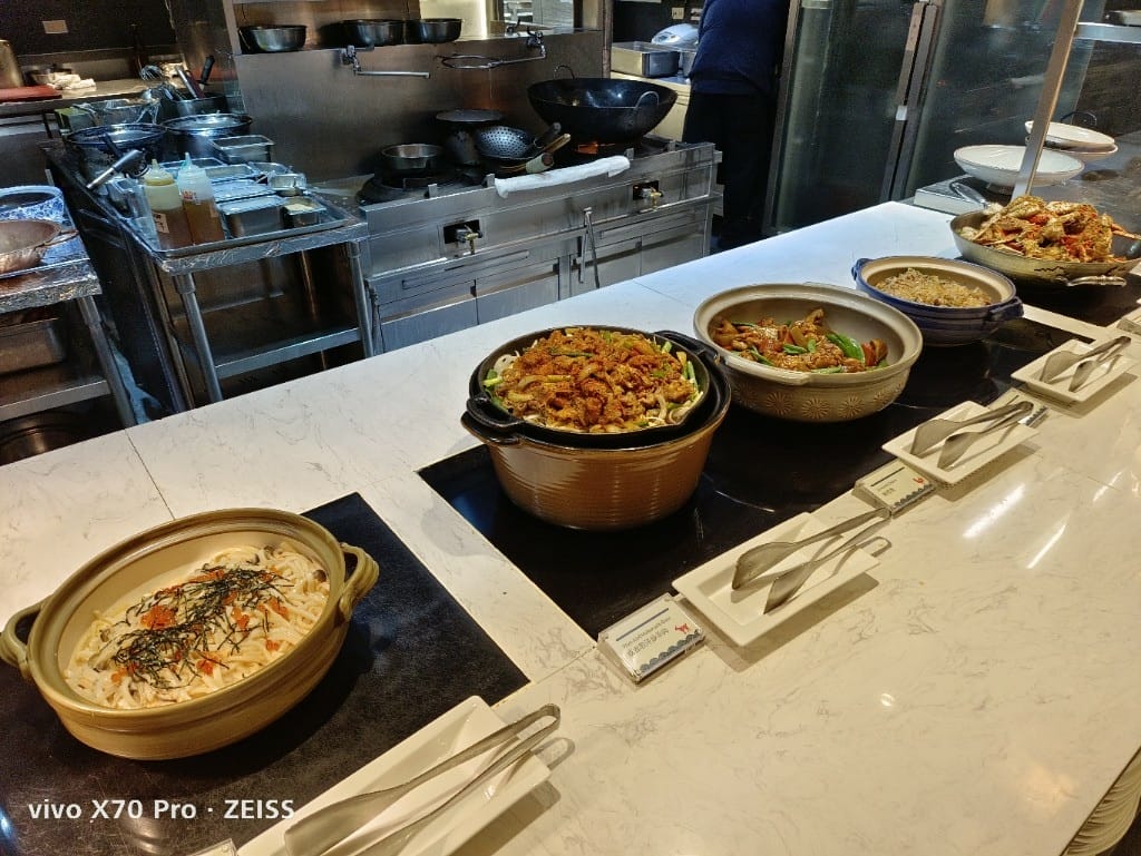 【台北吃到飽】探索廚房平日午餐22訪，半價大嗑冬の和食祭松葉蟹腳吃到飽❤️