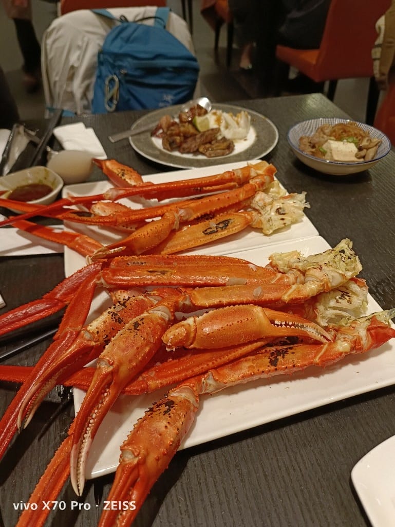 【台北吃到飽】探索廚房平日午餐22訪，半價大嗑冬の和食祭松葉蟹腳吃到飽❤️
