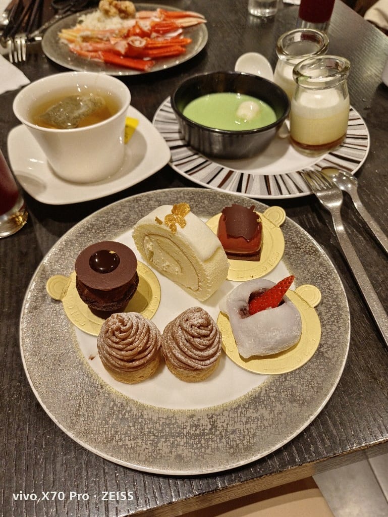 【台北吃到飽】探索廚房平日午餐22訪，半價大嗑冬の和食祭松葉蟹腳吃到飽❤️