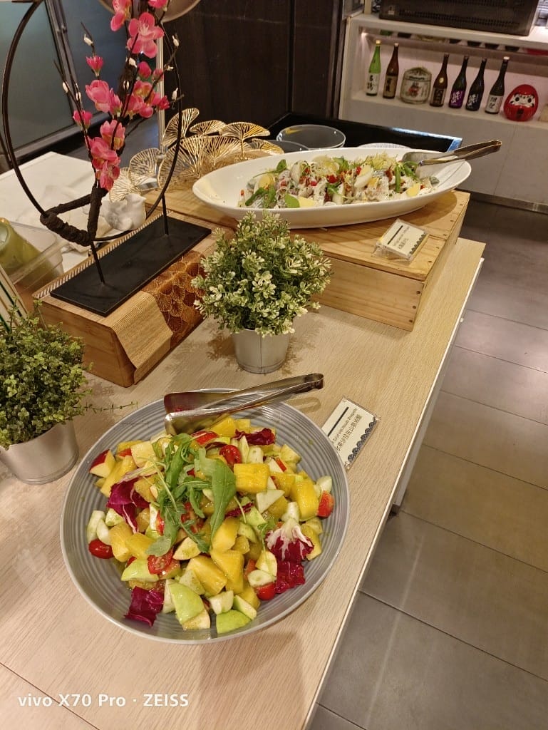 【台北吃到飽】探索廚房平日午餐22訪，半價大嗑冬の和食祭松葉蟹腳吃到飽❤️