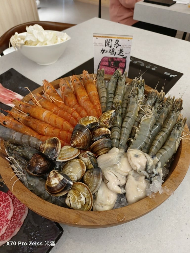 【台北吃到飽】極鶴和牛鍋物,趁開幕85折吃爆和牛❤️❤️❤️ - 第16張圖 【台北吃到飽】極鶴和牛鍋物,趁開幕85折吃爆和牛❤️❤️❤️