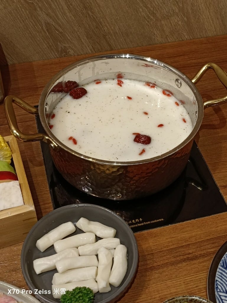 【新莊美食】峰精緻鍋物餐酒，新莊新開的網美火鍋店！