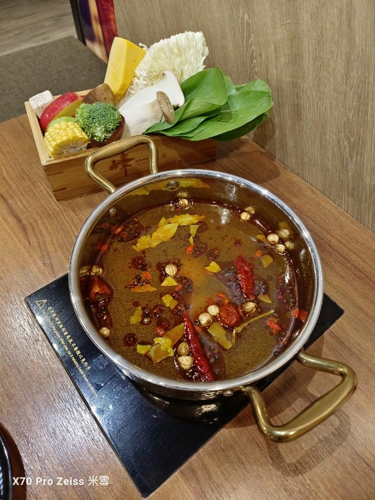【新莊美食】峰精緻鍋物餐酒，新莊新開的網美火鍋店！