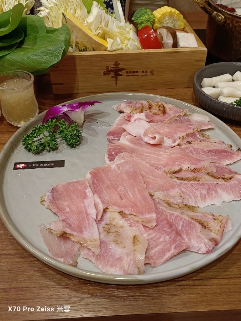 【新莊美食】峰精緻鍋物餐酒，新莊新開的網美火鍋店！