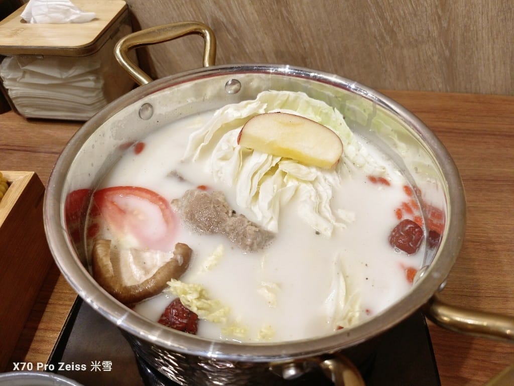 【新莊美食】峰精緻鍋物餐酒，新莊新開的網美火鍋店！