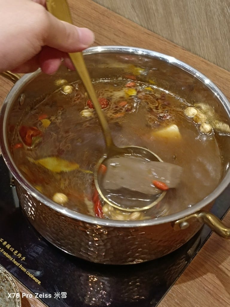 【新莊美食】峰精緻鍋物餐酒，新莊新開的網美火鍋店！