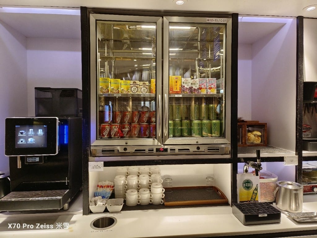 【桃園美食】桃園機場貴賓室VIP LOUNGE，一航星宇、環亞、畢卓樂地