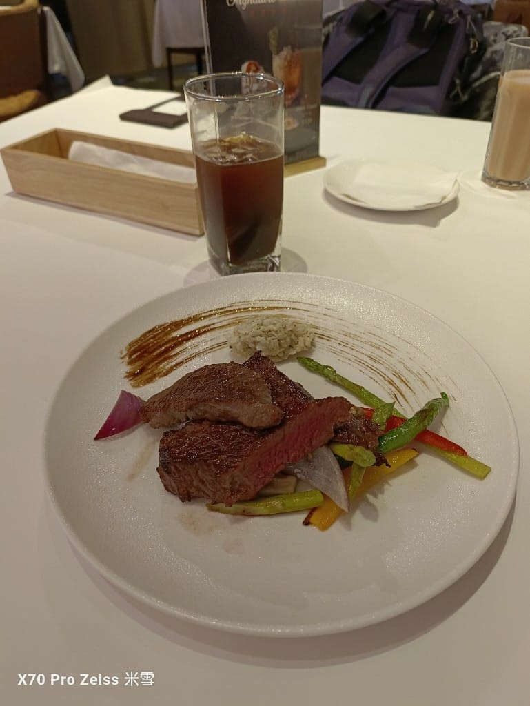【桃園美食】桃園機場貴賓室VIP LOUNGE，一航星宇、環亞、畢卓樂地