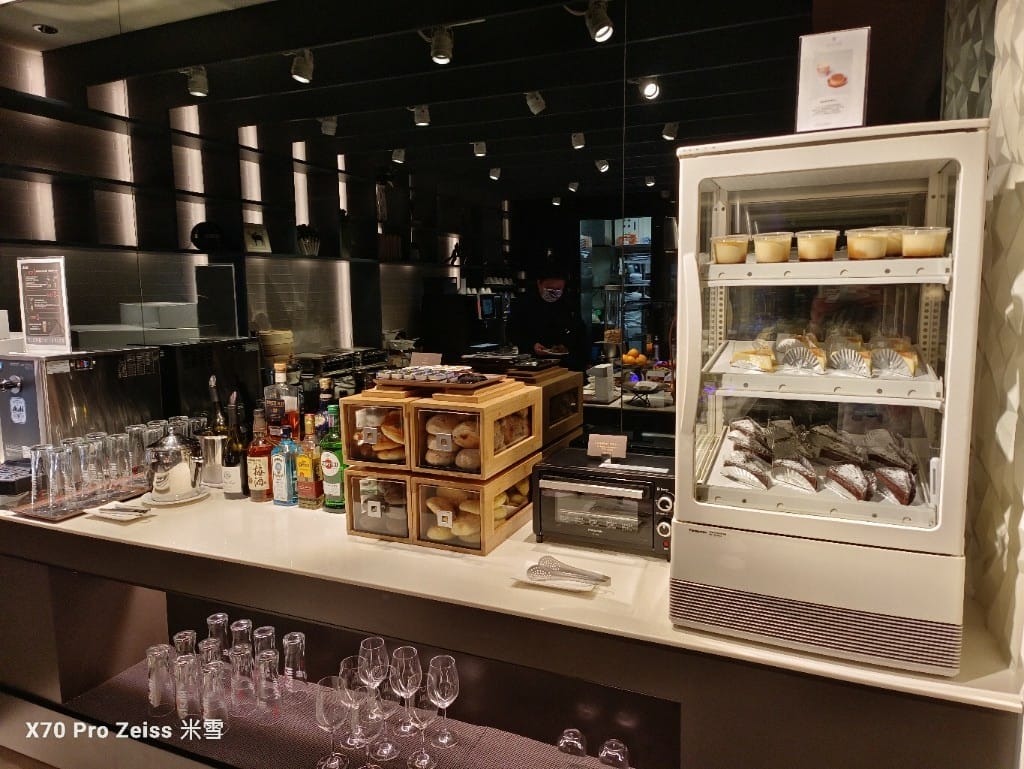 【桃園美食】桃園機場貴賓室VIP LOUNGE，一航星宇、環亞、畢卓樂地