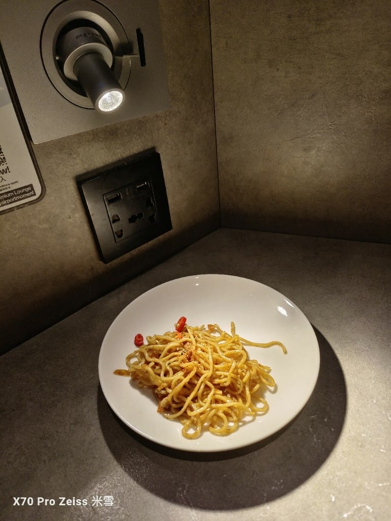 【桃園美食】桃園機場貴賓室VIP LOUNGE，一航星宇、環亞、畢卓樂地