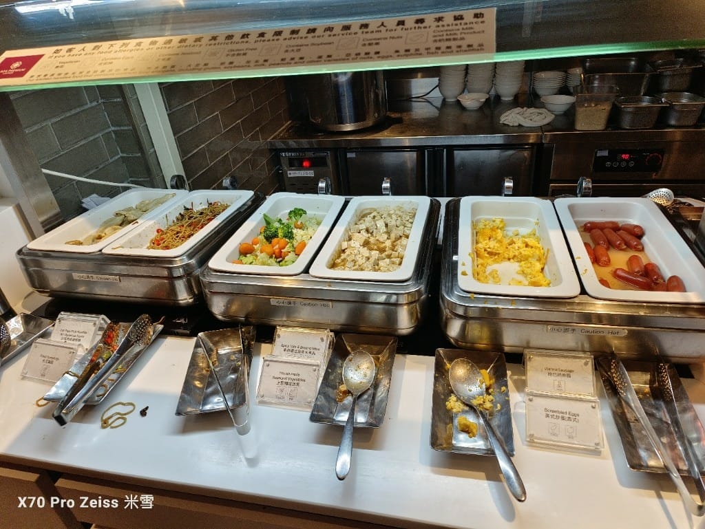 【桃園美食】桃園機場貴賓室VIP LOUNGE，一航星宇、環亞、畢卓樂地