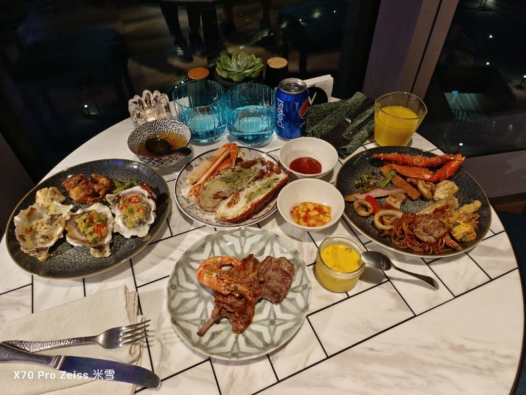【澳門美食】澳門新濠影匯W酒店HawkerHawker津津Buffet，龍蝦生蠔大自由❤️