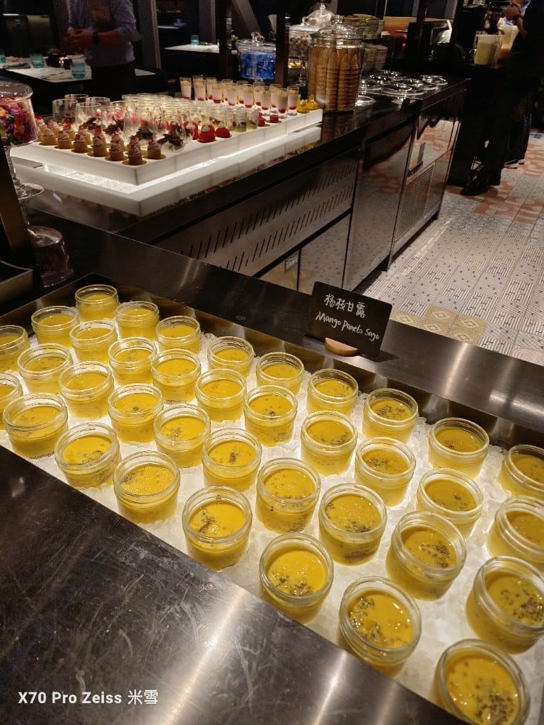 【澳門美食】澳門新濠影匯W酒店HawkerHawker津津Buffet，龍蝦生蠔大自由❤️