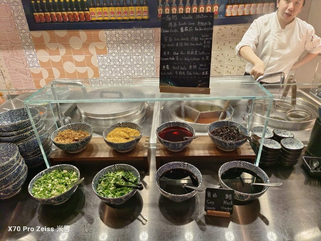 【澳門美食】澳門新濠影匯W酒店HawkerHawker津津Buffet，龍蝦生蠔大自由❤️
