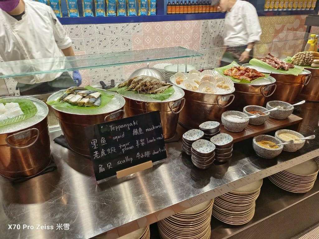 【澳門美食】澳門新濠影匯W酒店HawkerHawker津津Buffet，龍蝦生蠔大自由❤️