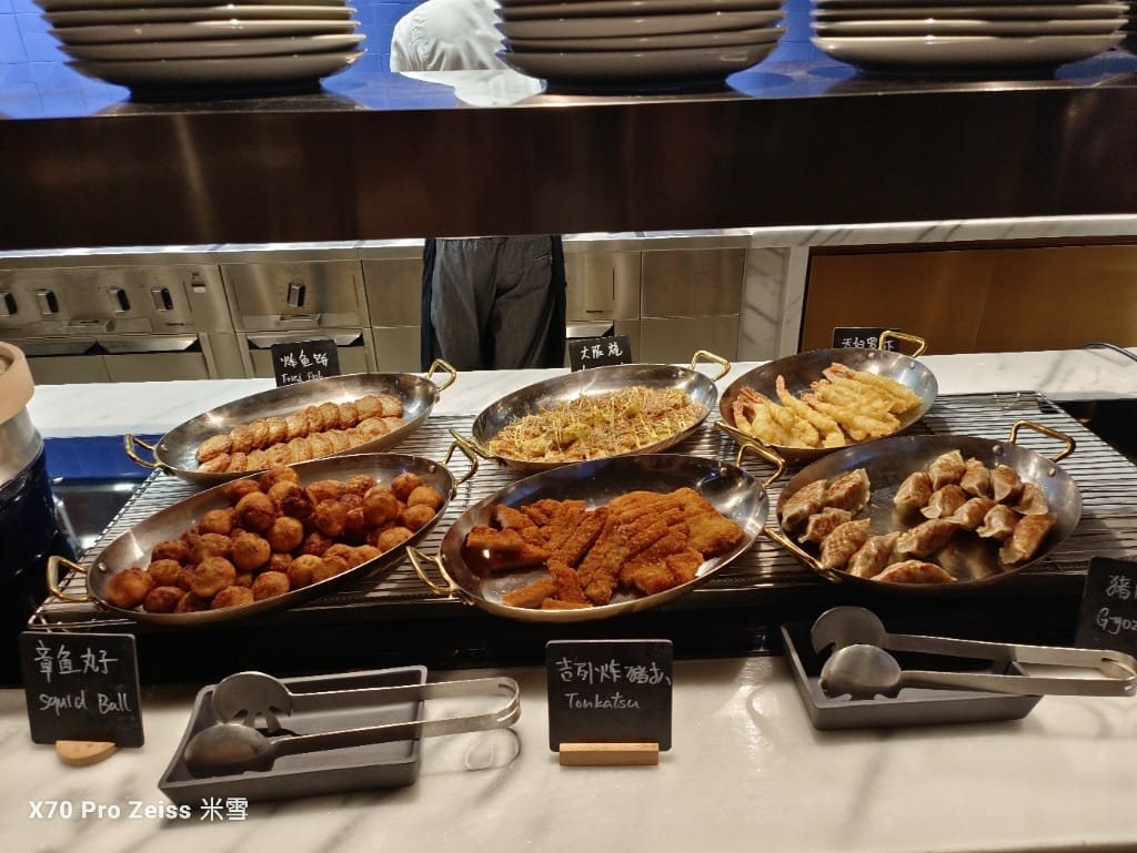 【澳門美食】澳門新濠影匯W酒店HawkerHawker津津Buffet，龍蝦生蠔大自由❤️