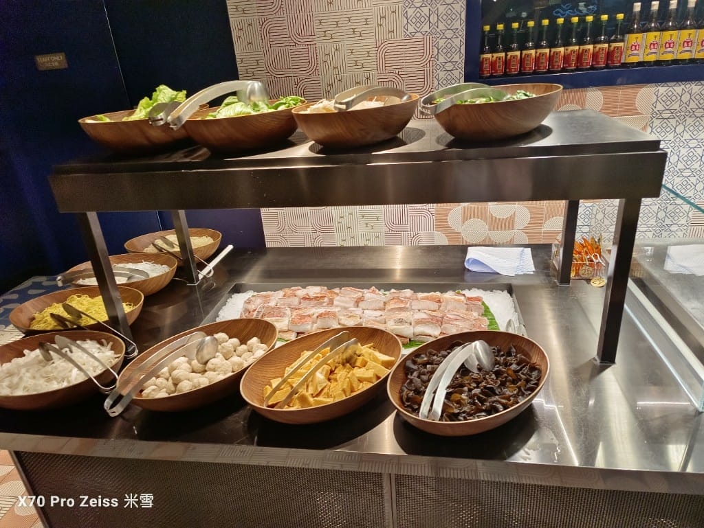 【澳門美食】澳門新濠影匯W酒店HawkerHawker津津Buffet，龍蝦生蠔大自由❤️