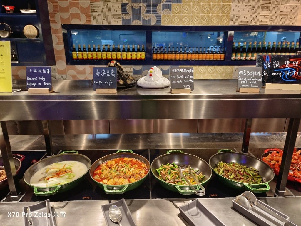 【澳門美食】澳門新濠影匯W酒店HawkerHawker津津Buffet，龍蝦生蠔大自由❤️