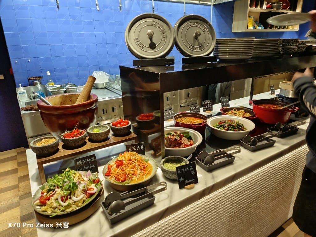 【澳門美食】澳門新濠影匯W酒店HawkerHawker津津Buffet，龍蝦生蠔大自由❤️