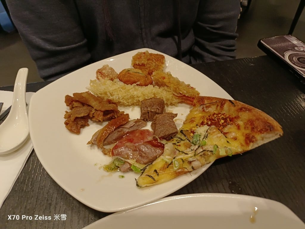 【台北吃到飽】探索廚房平日午餐24訪，半價大嗑冬の和食祭松葉蟹腳吃到飽❤️