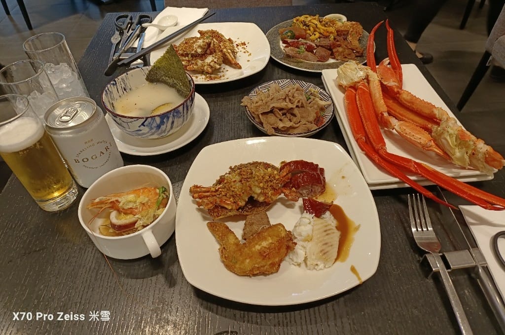 【台北吃到飽】探索廚房平日午餐24訪，半價大嗑冬の和食祭松葉蟹腳吃到飽❤️
