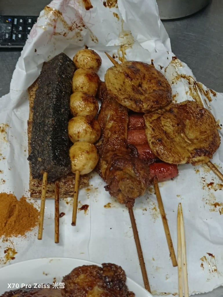 【新莊美食】後港炭烤鷄排，一吃上癮的超香烤醬❤️