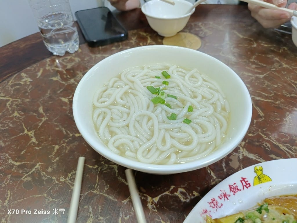 【澳門美食】陳光記燒味飯店，黑椒風味燒臘好好吃❤️