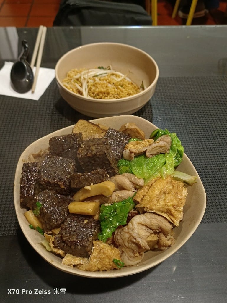 【新莊美食】徐家滷味新莊總店，久沒吃會想念的加熱滷味❤️