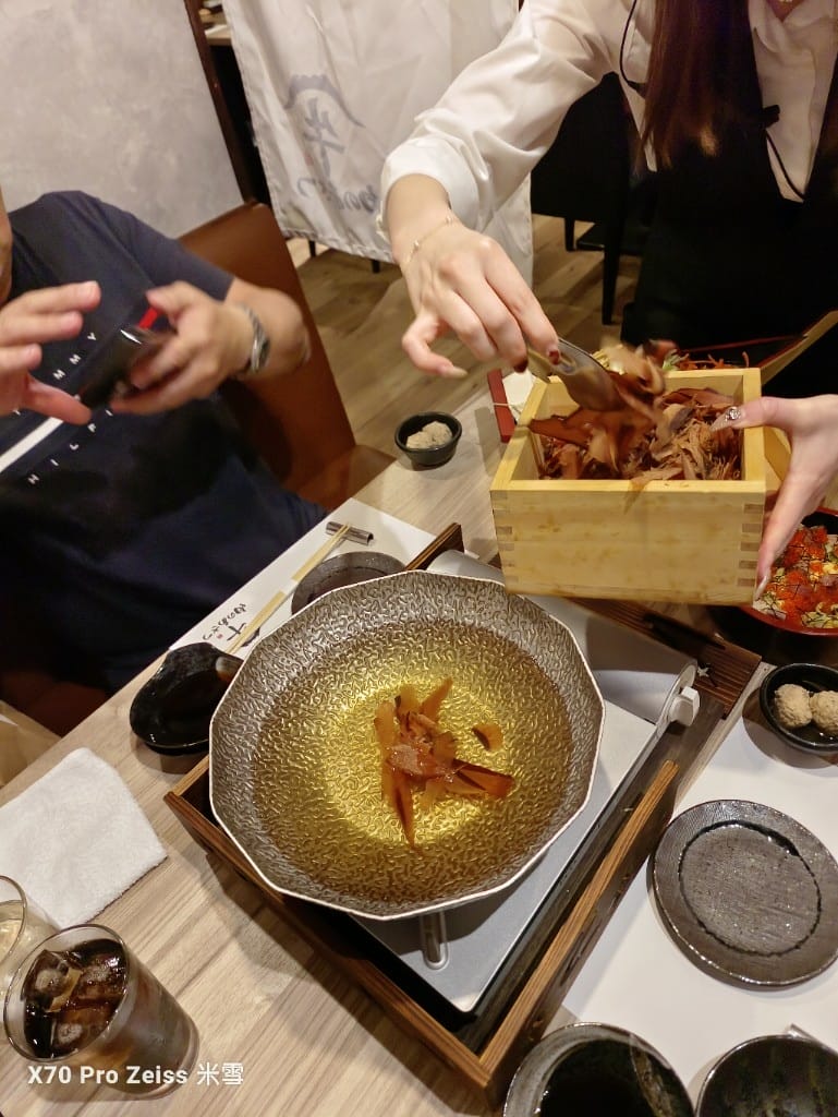 【日本大阪美食】黄金出汁しゃぶと江戸前寿司肉のあさつ梅田お初天神店,近江牛吃到飽😸 - 第9張圖 【日本大阪美食】黄金出汁しゃぶと江戸前寿司肉のあさつ梅田お初天神店,近江牛吃到飽😸